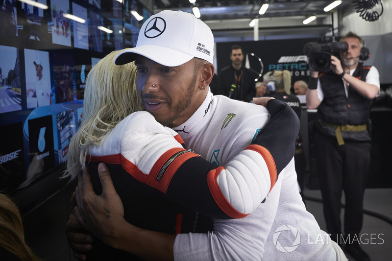 Singer Christina Aguilera in the Mercedes garage with Lewis Hamilton, Mercedes AMG F1