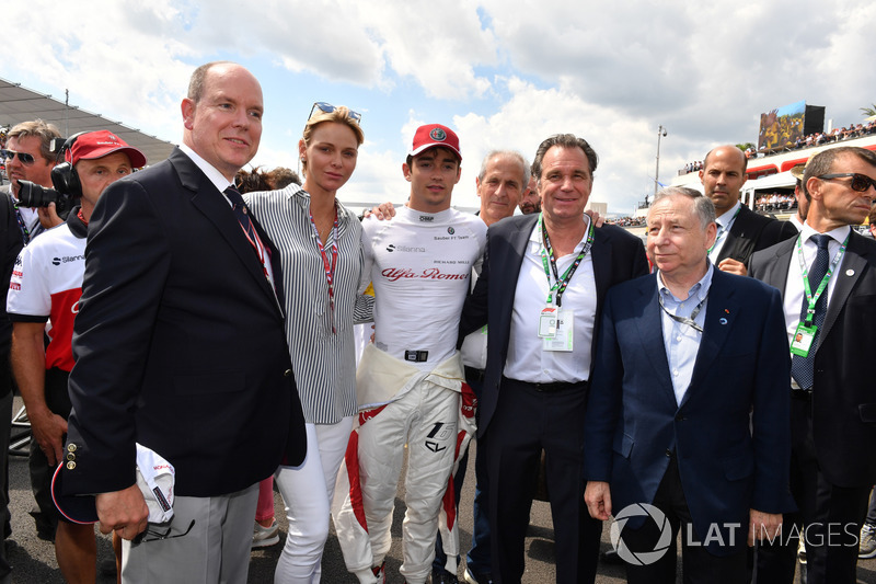 HSH Principe Alberto di Monaco, la Principessa Charlene di Monaco, Charles Leclerc, Sauber, in griglia con Jean Todt, Presidente FIA