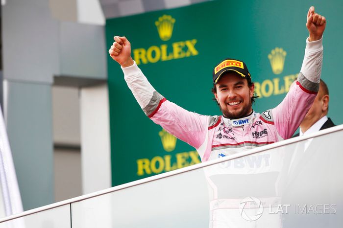 Sergio Perez, Force India, celebra en el podio