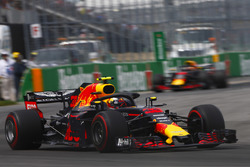 Max Verstappen, Red Bull Racing RB14, devant Daniel Ricciardo, Red Bull Racing RB14