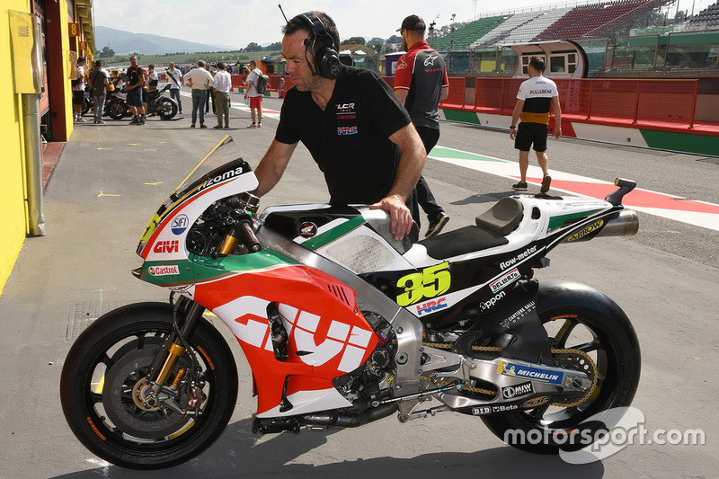 Bike of Cal Crutchlow, Team LCR Honda