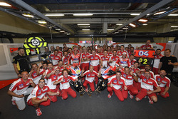 Ganador, Andrea Iannone, Ducati Team, segundo, Andrea Dovizioso, Ducati Team y Ducati Team