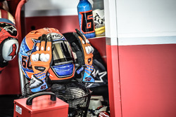 Le casque et les gants de Michael van der Mark, Honda WSBK Team