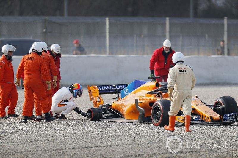 Fernando Alonso, McLaren MCL33 after his crash