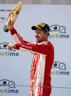 Sebastian Vettel, Ferrari, 3e plaats, op het podium