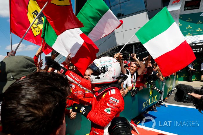 GP de Gran Bretaña: Ferrari golpea en casa de Hamilton