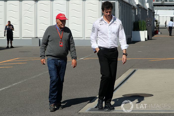 Niki Lauda, Mercedes AMG F1 Presidente no ejecutivo y Toto Wolff, Mercedes AMG F1 Director de Motorsport