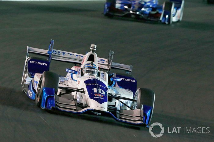 Após bater durante as voltas de apresentação, Tony Kanaan teve que abandonar durante a corrida.