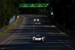 #2 Porsche Team Porsche 919 Hybrid: Тімо Бернхард, Ерл Бембер, Брендон Хартлі