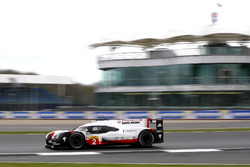 #2 Porsche Team Porsche 919 Hybrid: Timo Bernhard, Earl Bamber, Brendon Hartley