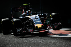 Карлос Сайнс-мл., Scuderia Toro Rosso STR11