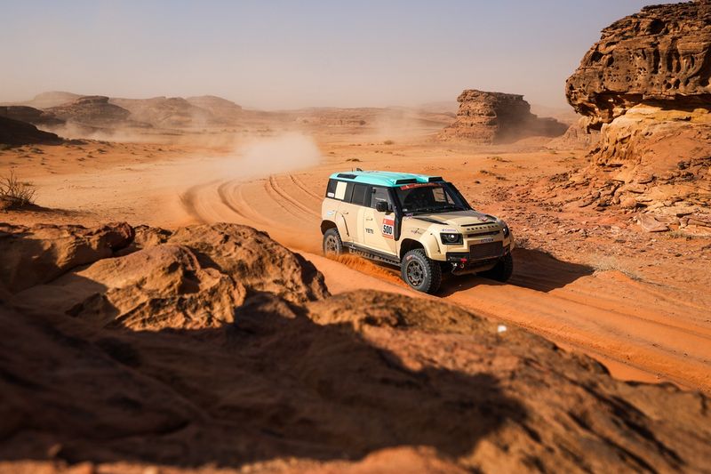 #500 Defender Rally, Defender D7X-R: Stéphane Peterhansel, Michael Metge 