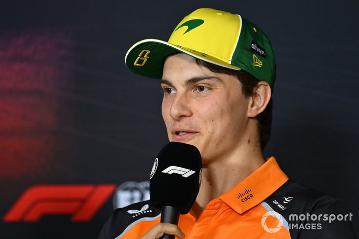 Oscar Piastri, McLaren en la rueda de prensa