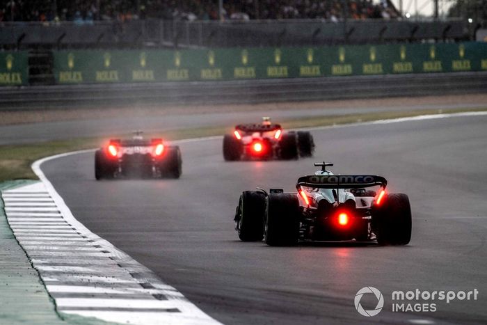 Sergio Pérez, Red Bull Racing RB19, Valtteri Bottas, Alfa Romeo C43, Lance Stroll, Aston Martin AMR23