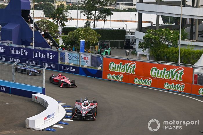 Pascal Wehrlein, Porsche, Porsche 99X Electric Gen3, Jake Dennis, Andretti Autosport, Porsche 99 X Electric Gen3, Maximilian Gunther, Maserati Racing, Maserati Tipo Folgore