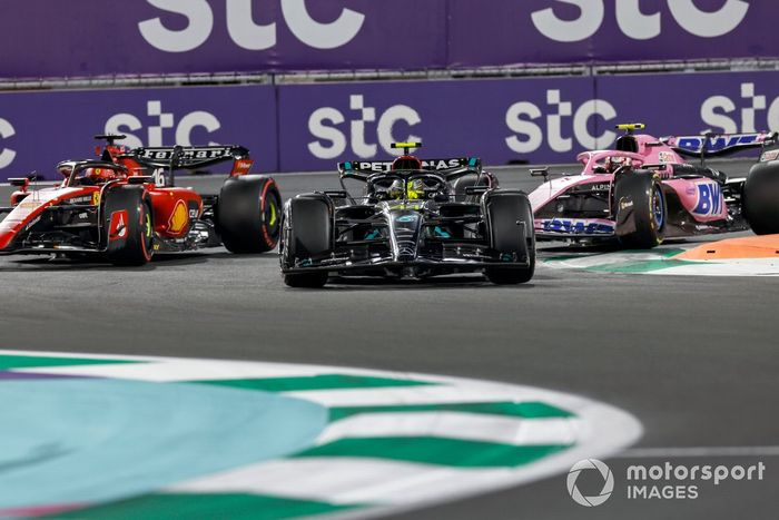 Lewis Hamilton, Mercedes F1 W14, Charles Leclerc, Ferrari SF-23