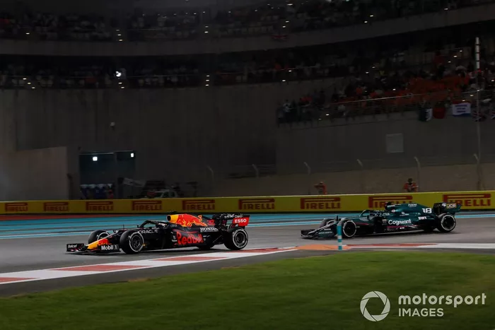 Max Verstappen, Red Bull Racing RB16B, Lance Stroll, Aston Martin AMR21