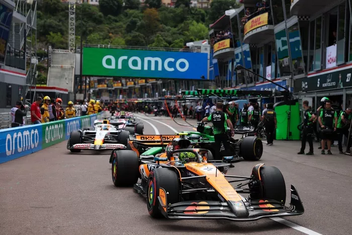 Nico Hulkenberg, Sauber, Lando Norris, McLaren, Isack Hadjar, Racing Bulls Team