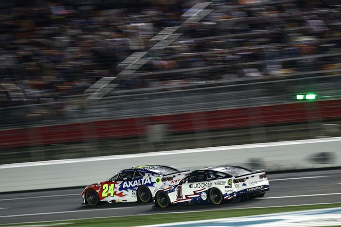 William Byron, Hendrick Motorsports Chevrolet; Ross Chastain, Trackhouse Racing Chevrolet