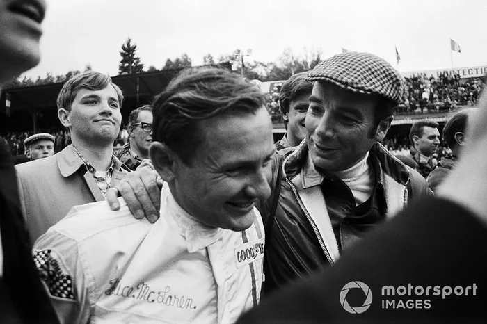 Bernard Cahier y Bruce McLaren, McLaren
