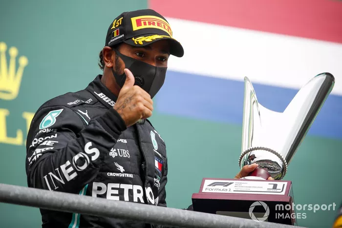 Podio: ganador Lewis Hamilton, Mercedes-AMG F1