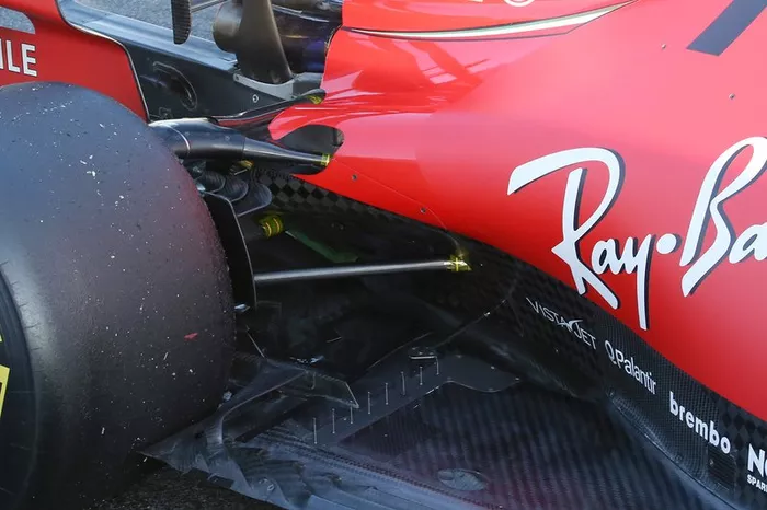Detalle lateral del fondo plano del Ferrari SF1000