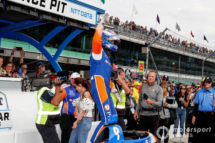 Scott Dixon, Chip Ganassi Racing Honda celebra la obtención de la Pole 