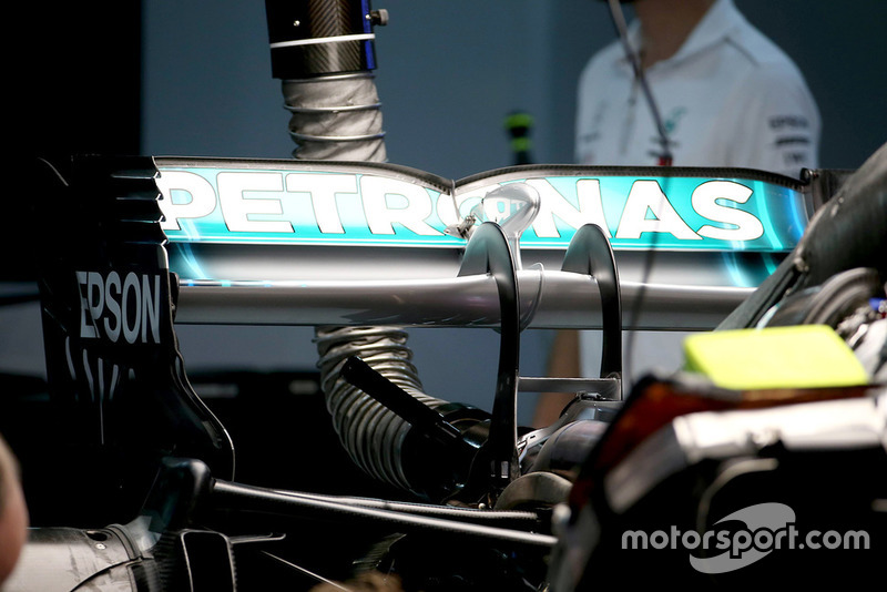 Mercedes AMG F1 W09 alerón trasero