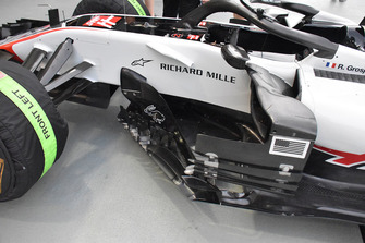 Haas F1 Team, dettaglio del bargeboard e della fiancata