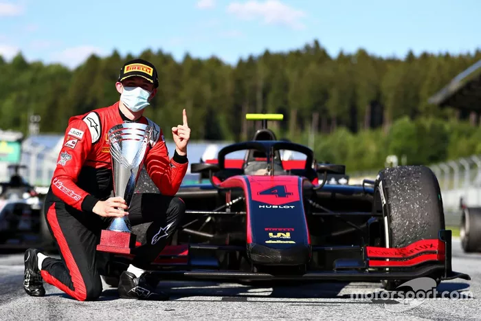 Ganador Callum Ilott, UNI-Virtuosi