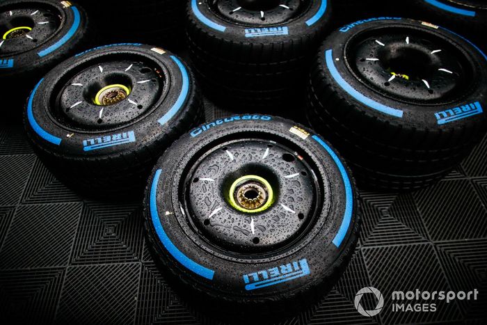 Neumáticos de lluvia Pirelli