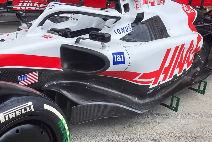 Haas VF-22