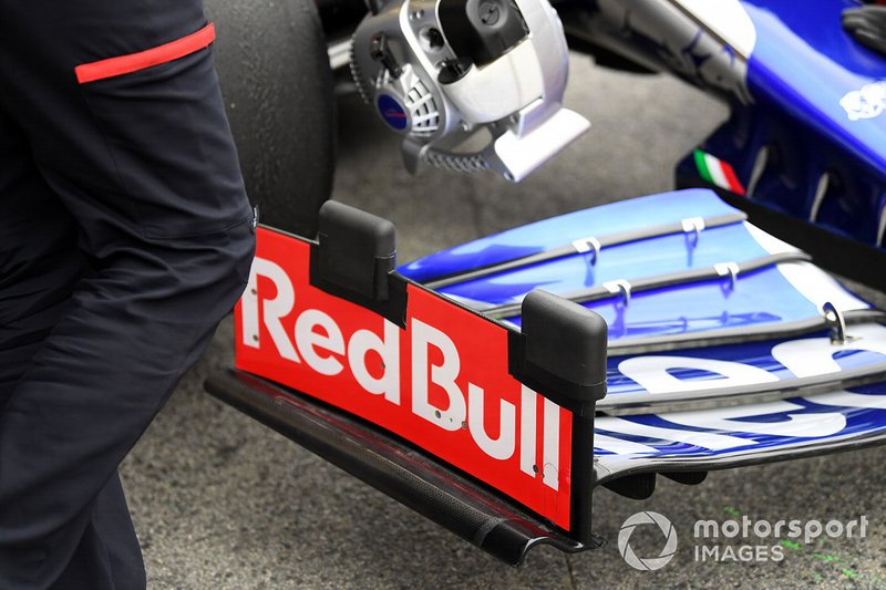 Scuderia Toro Rosso STR14 : aileron avant