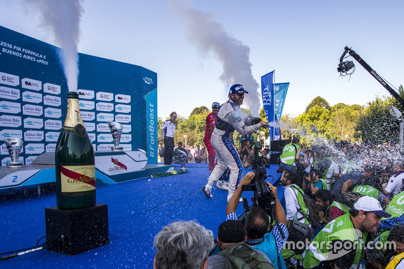 Podium: ganador, Sam Bird, DS Virgin Racing Formula E Team; segundo, Sébastien Buemi, Renault e.Dams