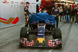 Макс Ферстаппен, Scuderia Toro Rosso и Карлос Сайнс мл., Scuderia Toro Rosso представляют новую ливр
