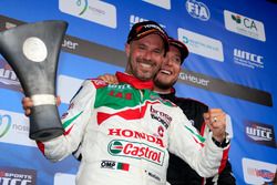 Podium: Tiago Monteiro, Honda Racing Team JAS, Honda Civic WTCC