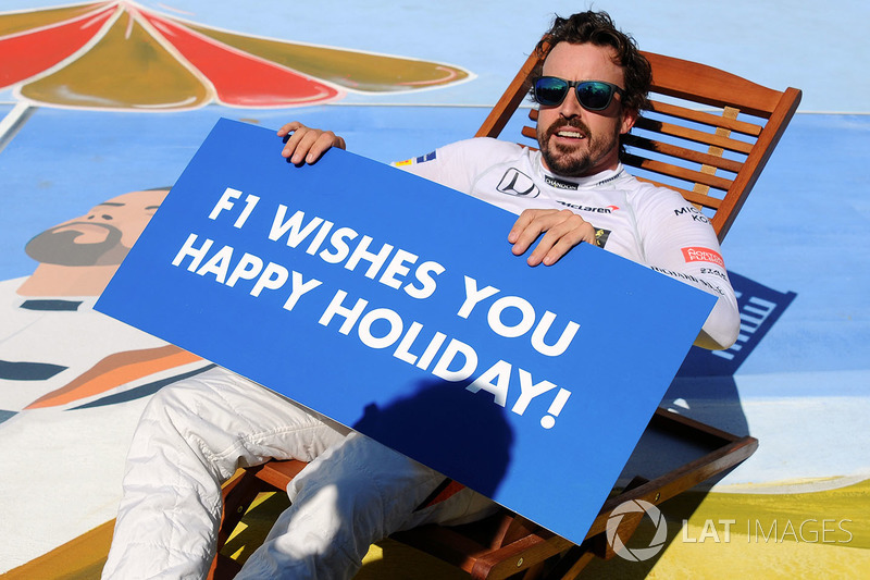 Fernando Alonso, McLaren Fernando Alonso, McLaren en una reposera en parc ferme