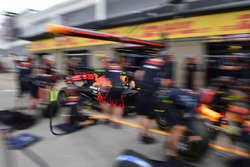Red Bull Racing pit stop practice