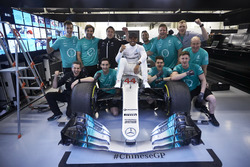 Победитель Льюис Хэмилтон, Mercedes AMG F1