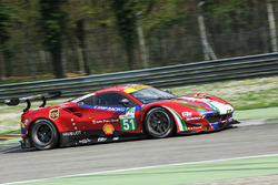 #51 AF Corse Ferrari 488 GTE: Джеймс Каладо, Алессандро Пьергвиди