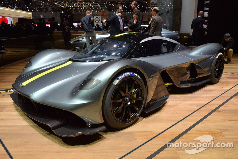 34. El superdeportivo Aston Martin Valkyrie