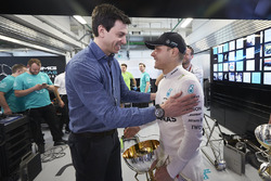 Toto Wolff, Mercedes AMG F1, Valtteri Bottas, Mercedes AMG F1
