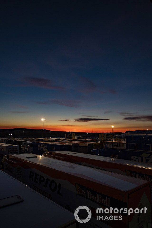 Atardecer en Motorland Aragón