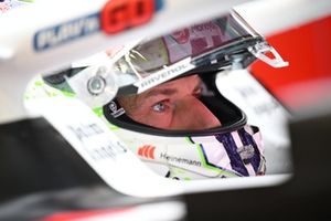 Nico Hulkenberg, Haas F1 Team, en el cockpit 