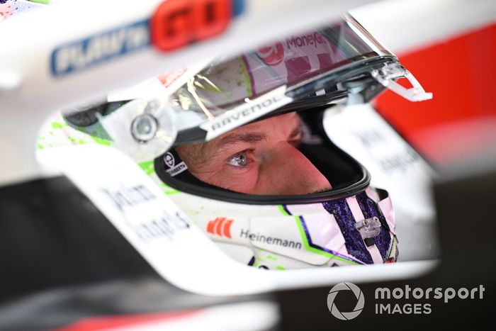 Nico Hulkenberg, Haas F1 Team, en el cockpit 