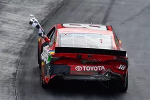 Race Winner Kyle Busch, Joe Gibbs Racing, Toyota Camry Skittles