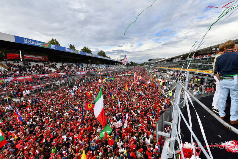 El público invade la pista de Monza
