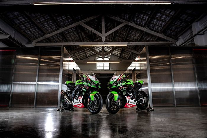 Las motos de Jonathan Rea, Kawasaki Racing Team WorldSBK, y Alex Lowes, Kawasaki Racing Team WorldSBK
