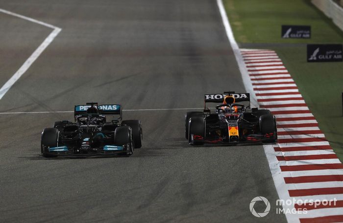 Lewis Hamilton, Mercedes W12, Max Verstappen, Red Bull Racing RB16B