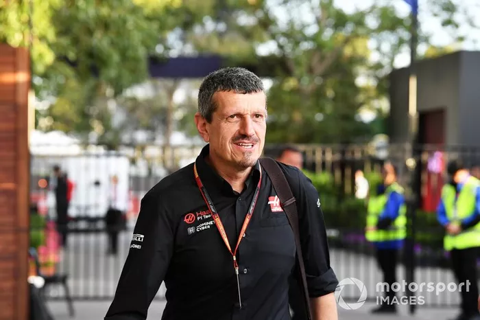Guenther Steiner, director de equipo, Haas F1, en el paddock